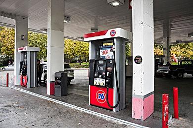 徐静雨、BBC梦幻联动直播首秀 年度人气地图见证最帅瞬间